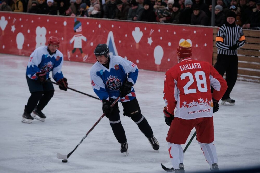 Более 2500 зрителей посетили матч Легенд хоккея с жителями Коломны