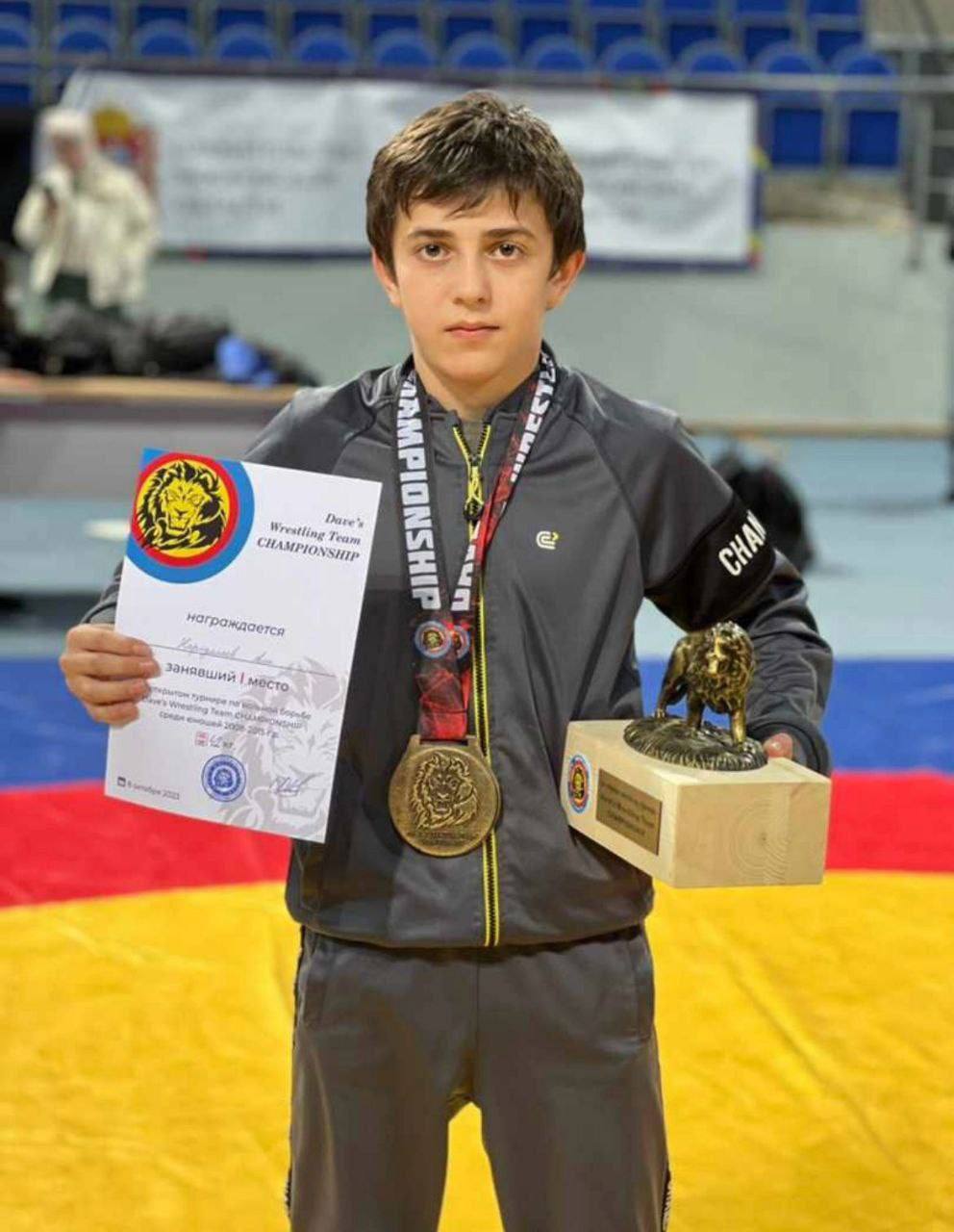 На первенстве Москвы по вольной борьбе золото завоевал семиклассник из ТиНАО