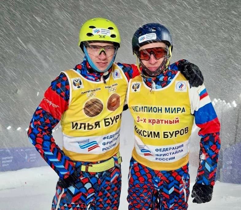 Братья Буровы завоевали три медали на этапах Кубка России по фристайлу