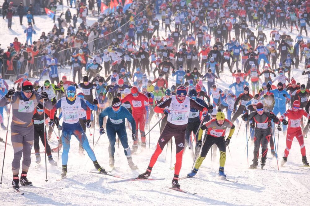 Порядка 10 тысяч человек вышли на старт «Лыжни России-2024» в Химках