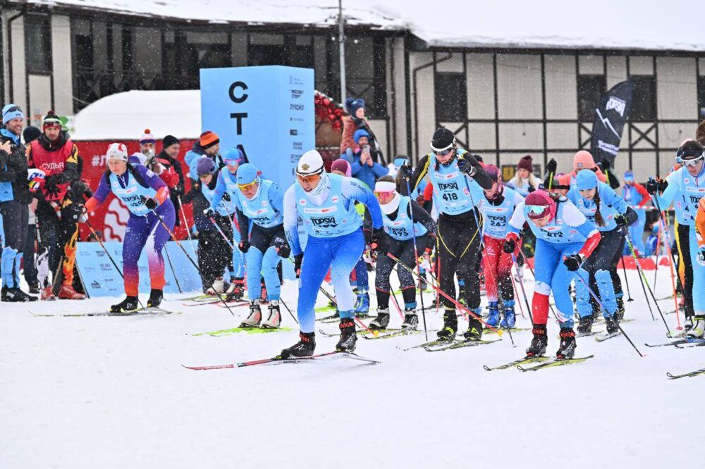 600 любителей лыж собрались на старте этапа соревнований TOPSKI FAMILY в Одинцове