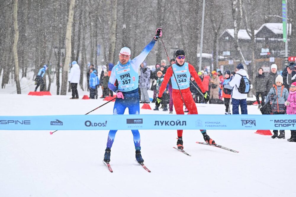 600 любителей лыж собрались на старте этапа соревнований TOPSKI FAMILY в Одинцове