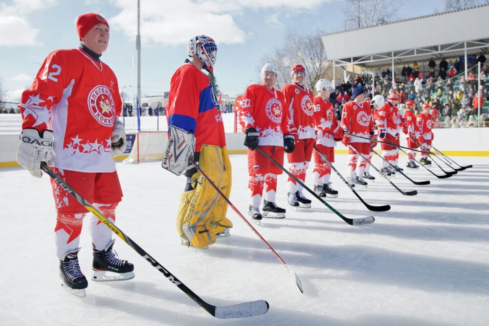 В финале сезона Легенды хоккея сыграли вничью с жителями Дмитрова
