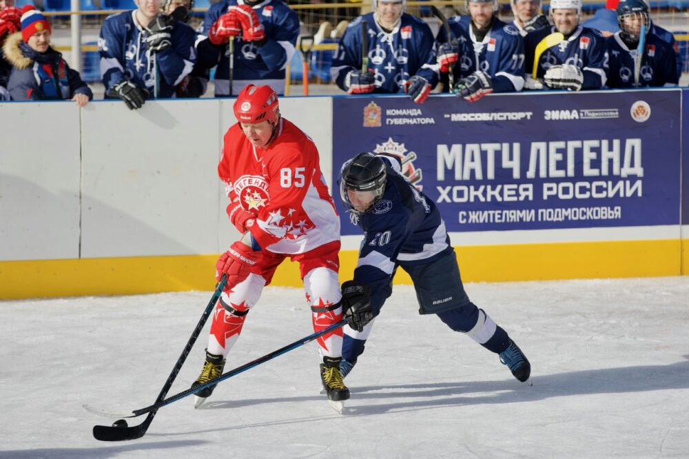 В финале сезона Легенды хоккея сыграли вничью с жителями Дмитрова