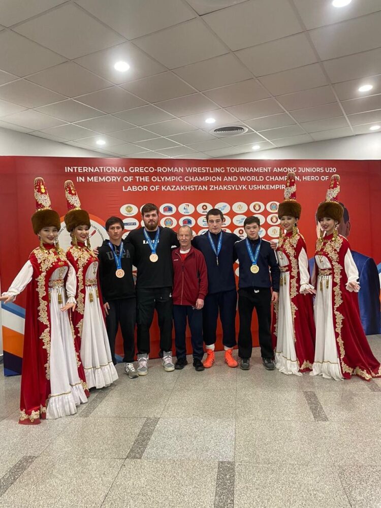 Подмосковные борцы-классики стали победителями и призёрами международного мемориала Ушкемпирова в Астане — Спорт в Москве