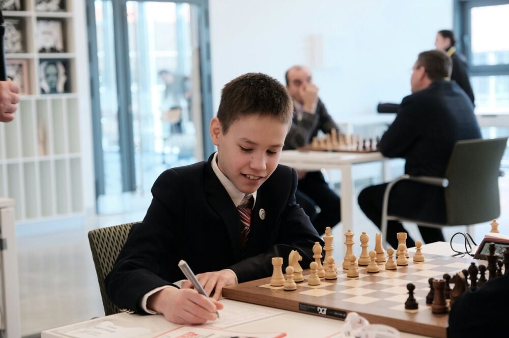 В гимназии имени Примакова в Одинцове прошла церемония открытия международного шахматного турнира