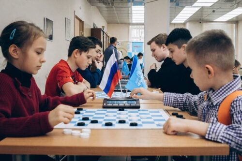 Команда из Чехова стала победителем епархиального турнира по шашкам — Спорт в Москве