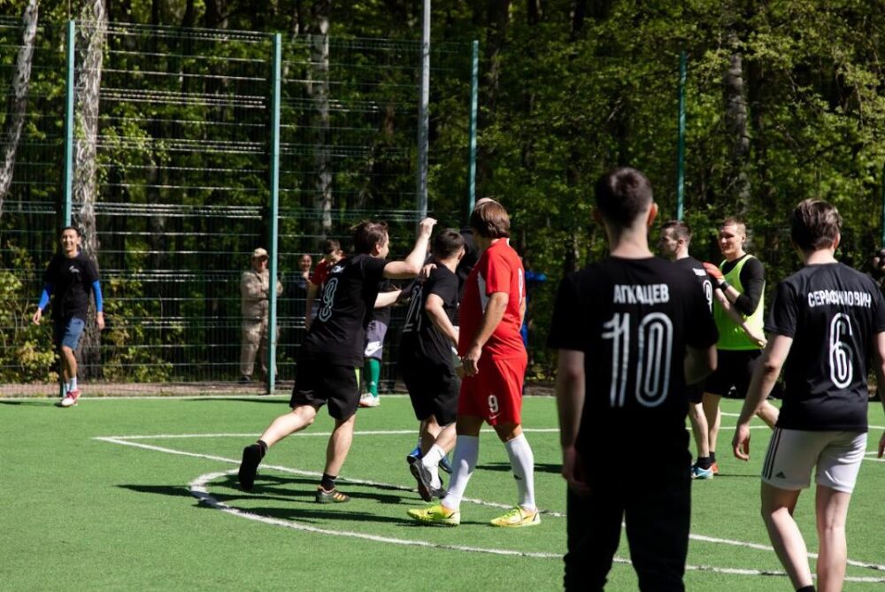 Открыли летний сезон: турнир по мини-футболу прошел в парке «Царицыно»
