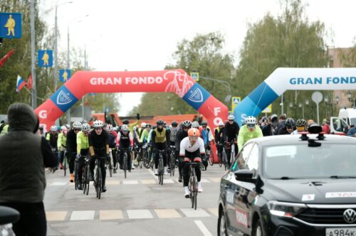 На старт первого в сезоне велозаезда Gran Fondo в Лотошине вышли 400 участников — Спорт в Москве