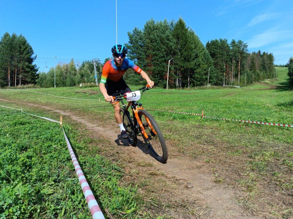 Подмосковный спортсмен завоевал две медали чемпионата России по маунтинбайку — Спорт в Москве