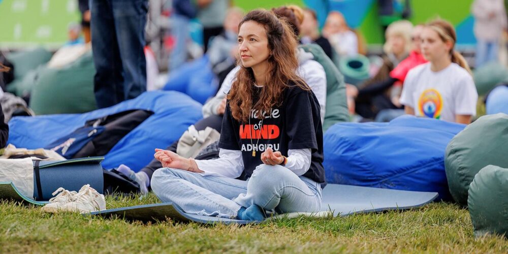Как прошел Международный день йоги на ВДНХ — Спорт в Москве
