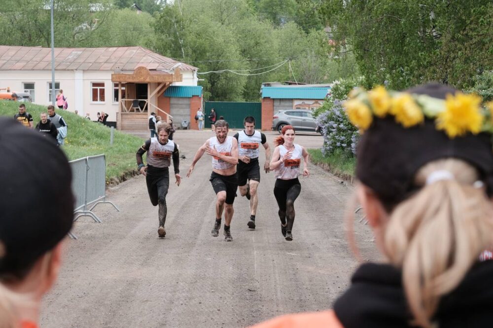 Более тысячи спортсменов и любителей из Подмосковья приняли участие в экстремальном забеге «Zaraysk Bison Race»