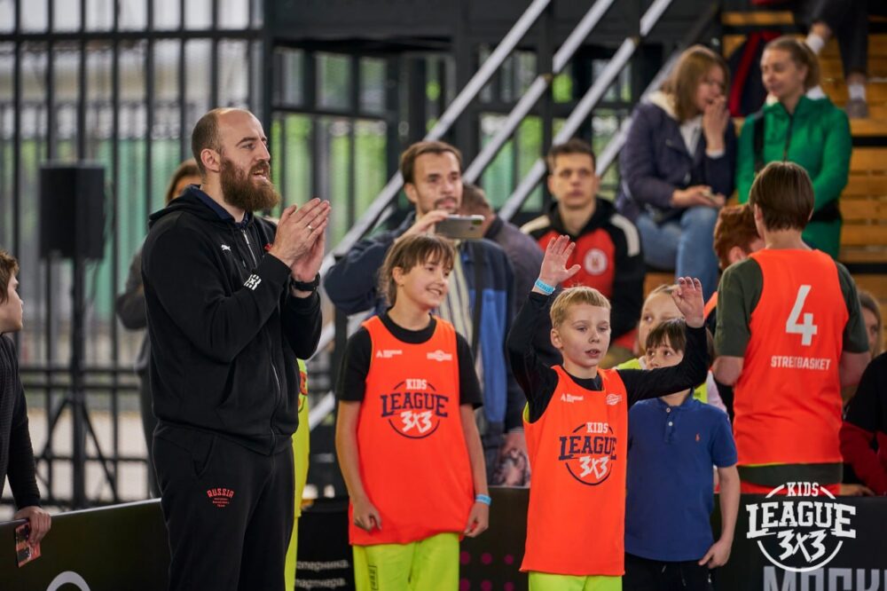 Владимир Агабабьян провел мастер-класс для участников Kids League 3x3