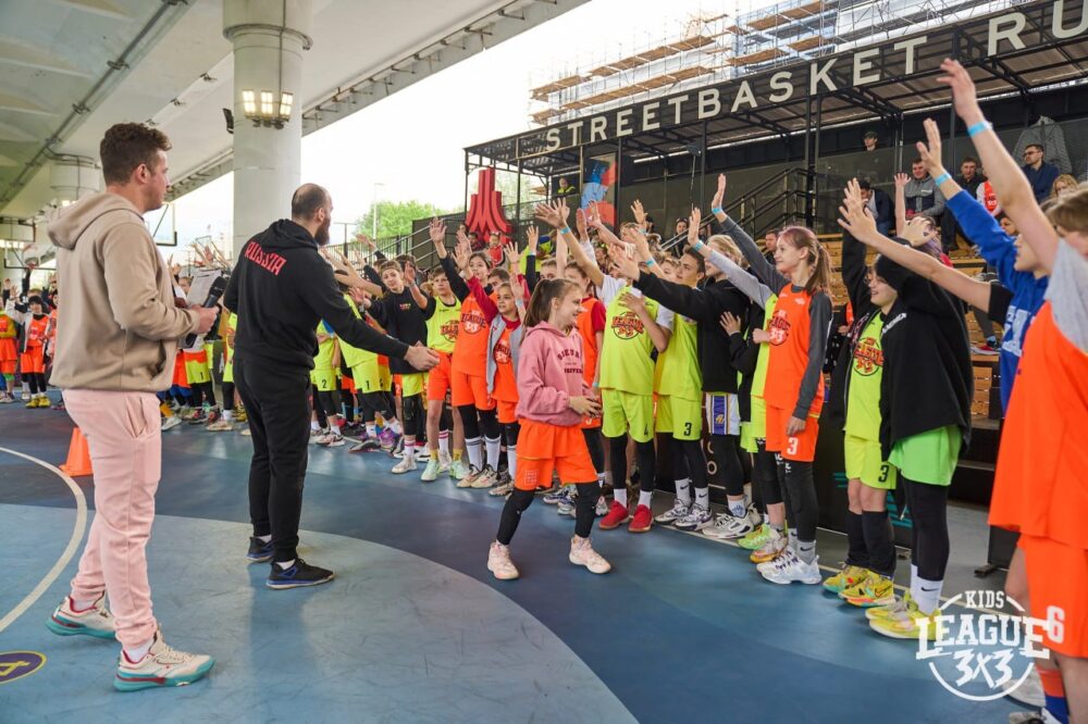 Владимир Агабабьян провел мастер-класс для участников Kids League 3x3