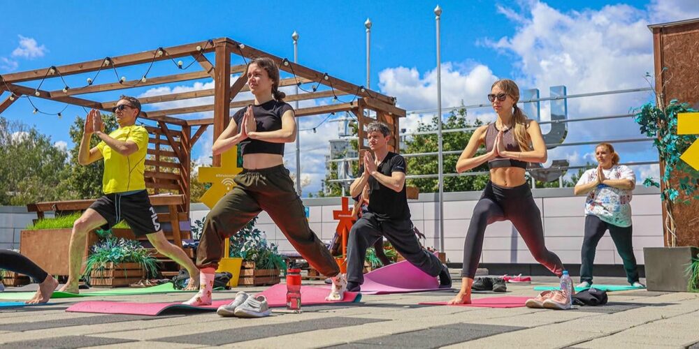 Тренировки по йоге, ушу и шахматам пройдут в рамках проекта «Лето в Москве» — Спорт в Москве