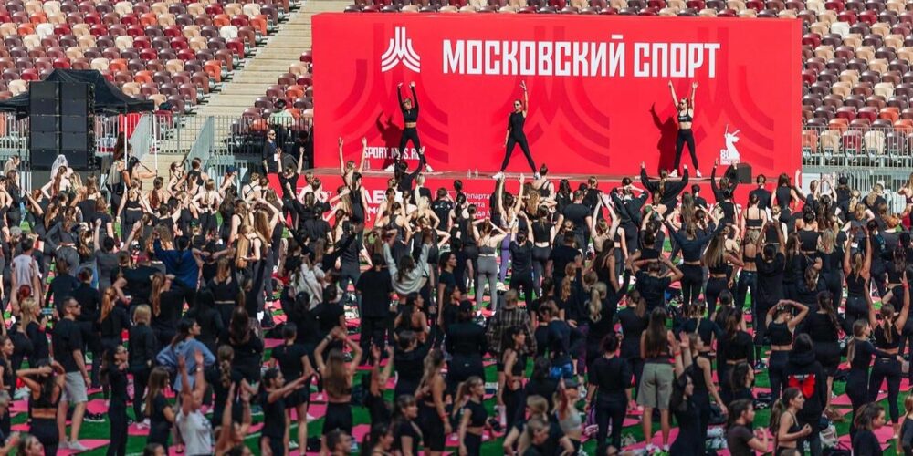 Встречи со звездами и тренировки: 200 тысяч человек приняли участие в Дне московского спорта — Спорт в Москве