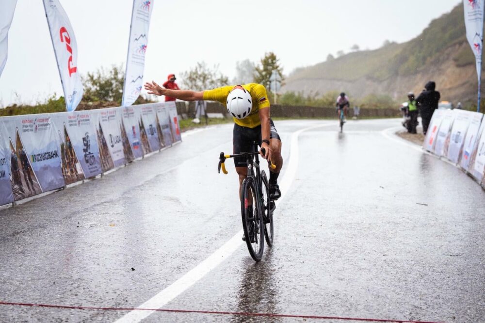 Савва Новиков вновь одерживает победу на многодневке «Дружба народов Северного Кавказа» — Спорт в Москве