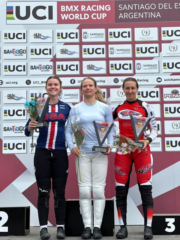 Александра Симашкина одержала победу на шестом этапе Кубка мира U‑23 по ВМХ‑гонкам — Спорт в Москве