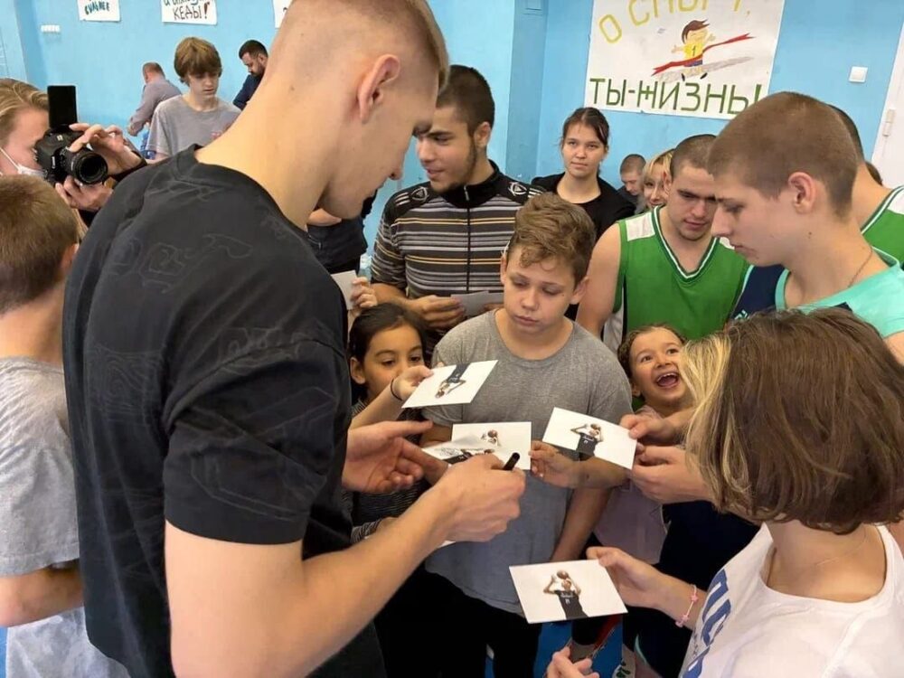 Студент МГУСиТ Кирилл Попов провел благотворительный мастер-класс для воспитанников центра «Алтуфьево» — Спорт в Москве