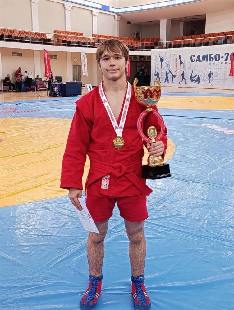 Путевка на Чемпионат России: самбист МГУСиТ победил на столичном первенстве — Спорт в Москве