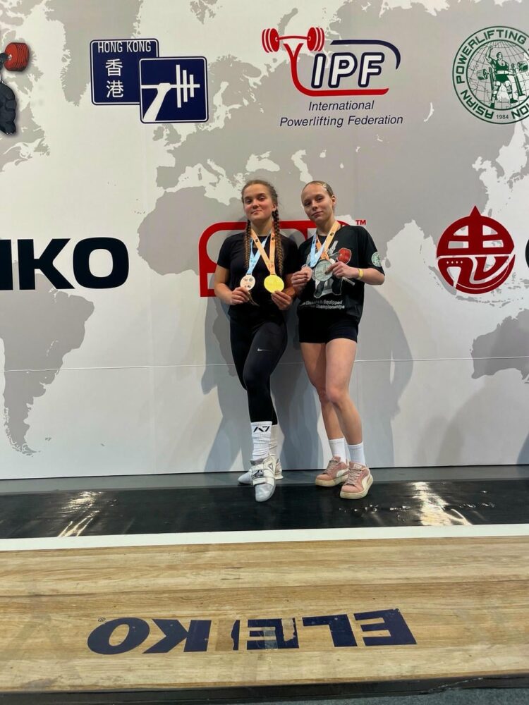 Подмосковная спортсменка заняла первое место на первенстве Азии по пауэрлифтингу в Гонконге — Спорт в Москве