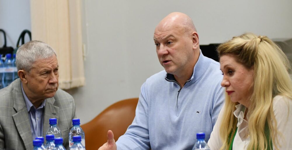 «Круглый стол» в офисе ФХМ — Спорт в Москве