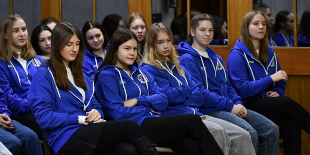 Встреча Андрея Николишина с хоккеистками сборной Москвы — Спорт в Москве