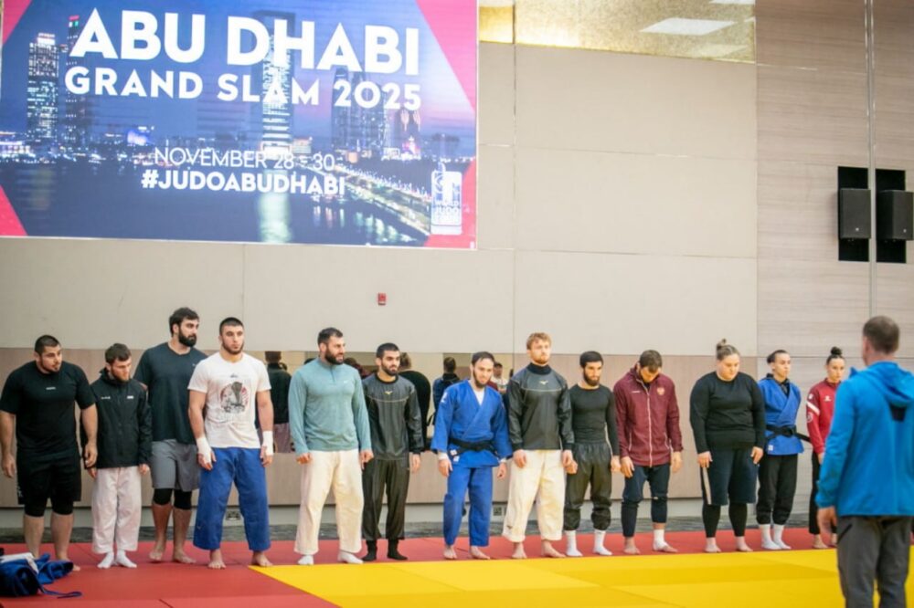 Наша сборная с российским флагом на турнире «Большой шлеме» в Абу-Даби — Спорт в Москве