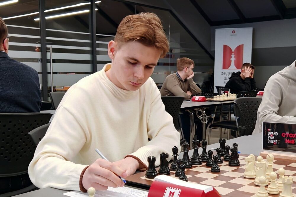 Андрей Цветков вышел на пятое место в турнире ИВИ Grand Prix Chess — Спорт в Москве