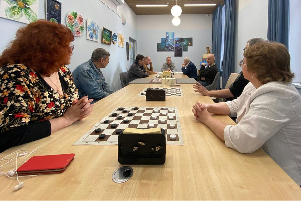 Городской турнир по шашкам пройдет для москвичей «серебряного» возраста