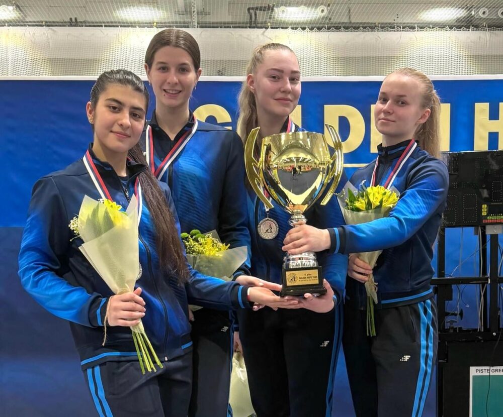 Подмосковные рапиристки завоевали «серебро» на этапе Кубка мира по фехтованию — Спорт в Москве