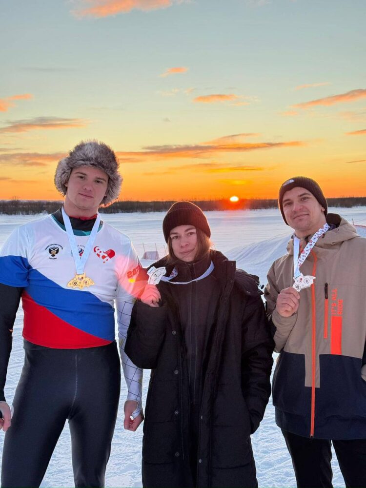 Еще четыре медали завоевали подмосковные спортсмены на этапе Кубка России по сноуборду — Спорт в Москве