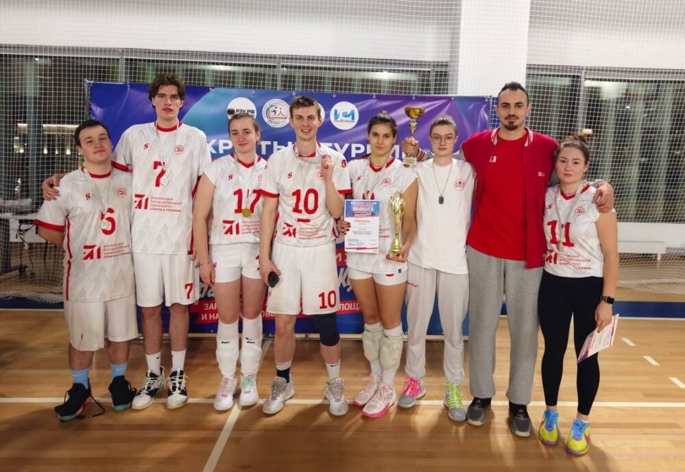 V Открытый турнир по миниволей: серебро - наше! — Спорт в Москве