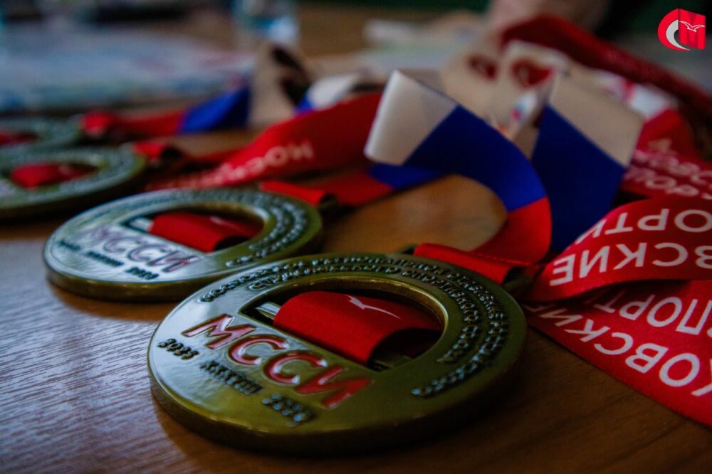 Соревнования по пауэрлифтингу в рамках XXXVIII МССИ! — Спорт в Москве