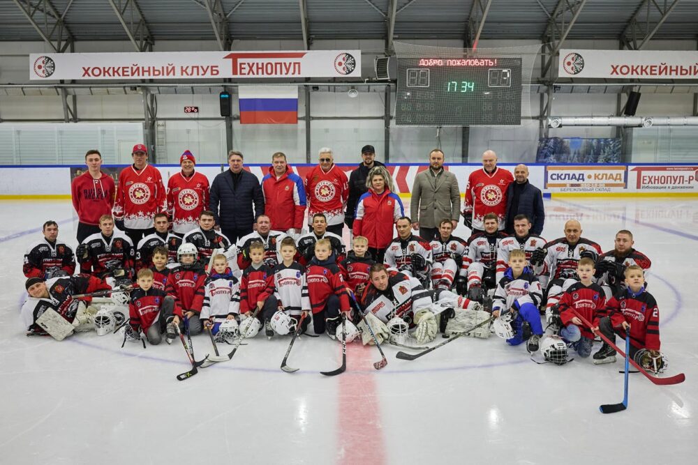 Легенды хоккея поздравили игроков следж-хоккейной команды «Гвардия» с присвоением спортивного разряда кандидат в мастера спорта — Спорт в Москве