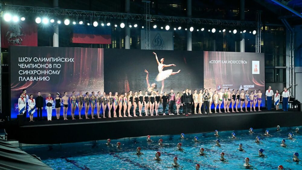 Грандиозное шоу и мировой рекорд: в Москве завершилось XXII Шоу олимпийских чемпионов по синхронному плаванию — Спорт в Москве