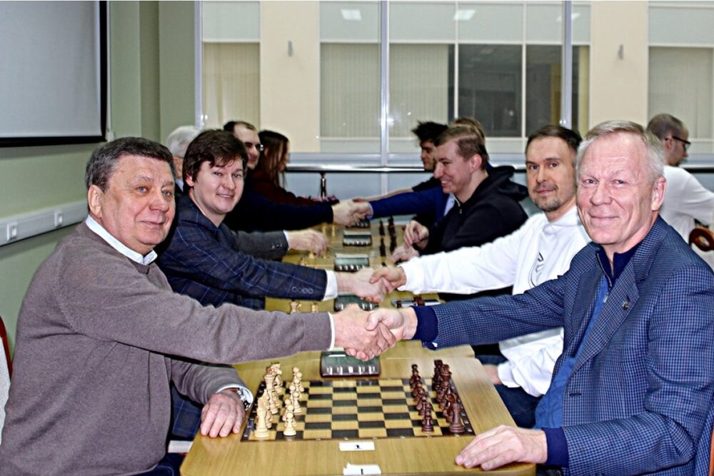 Команды МГУ и Сбера сыграли товарищеский матч — Спорт в Москве