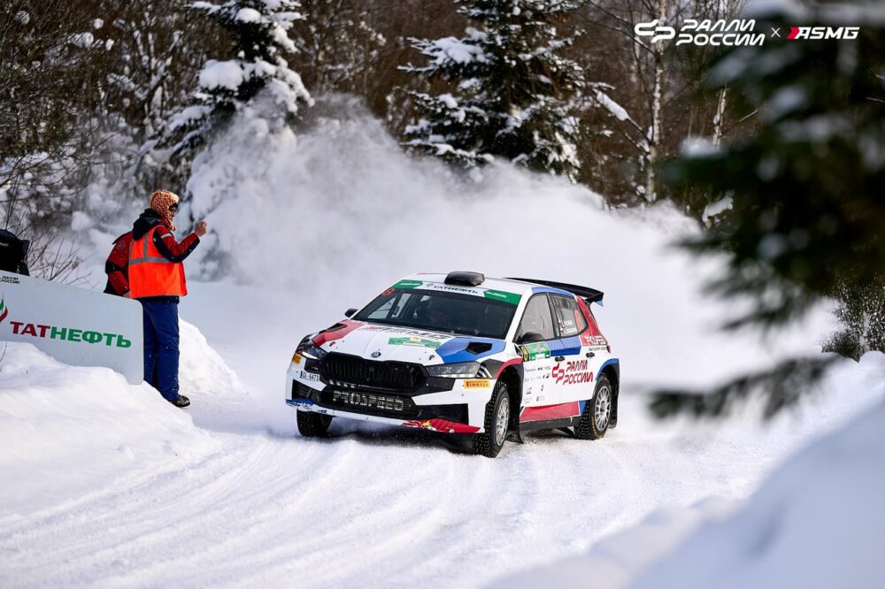 Вернулся, чтобы победить: Денис Ростилов выигрывает ралли «Суворов 2026» — Спорт в Москве