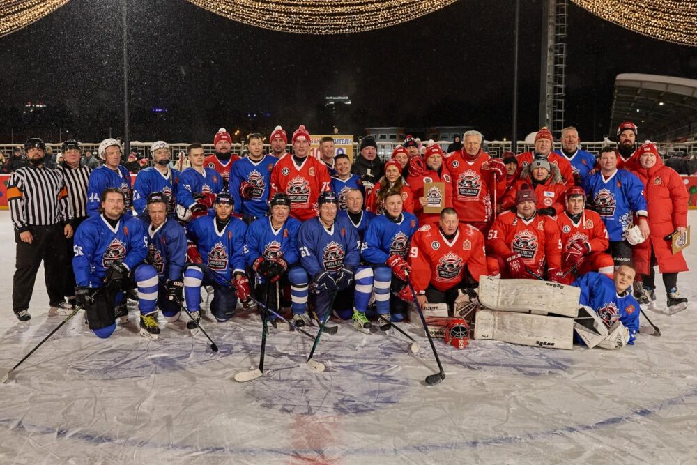 «Мы сами начинали во дворе»: звезды хоккея провели матч с жителями Наро-Фоминска — Спорт в Москве