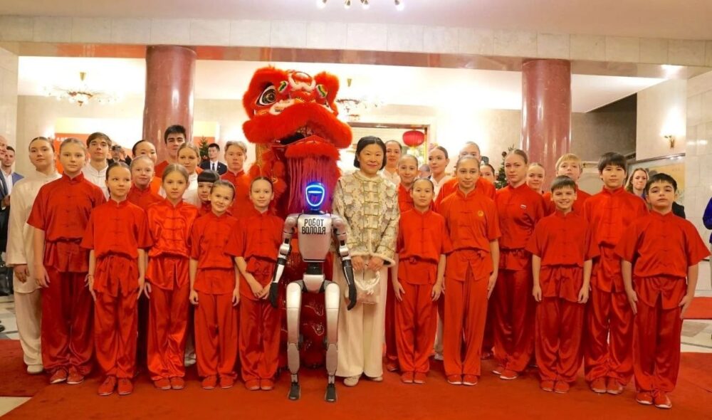 Наши в посольстве КНР — Спорт в Москве