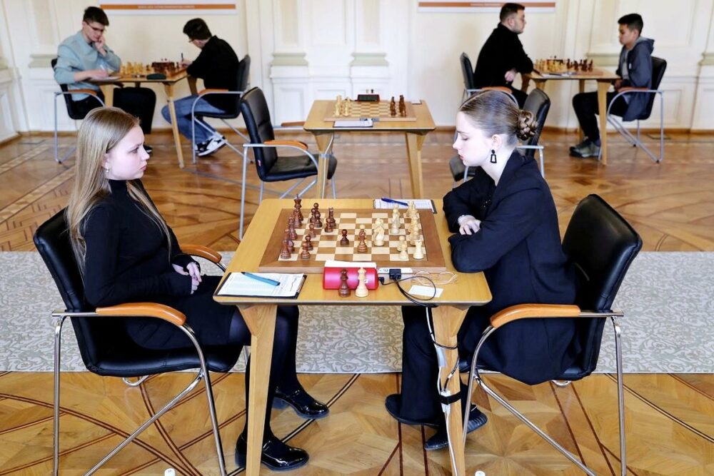 Трое москвичей идут в лидерах на первенстве России среди юниоров — Спорт в Москве