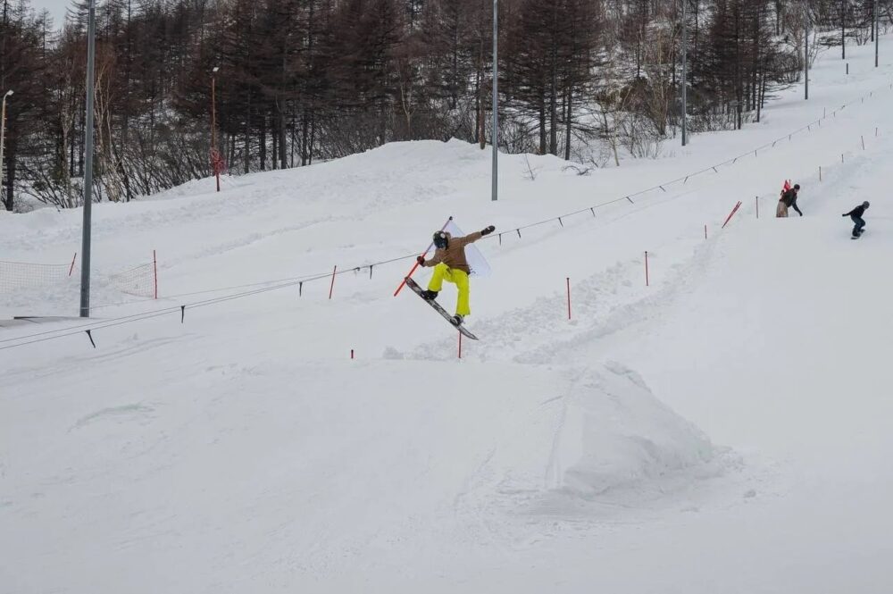 Подмосковные спортсмены завоевали золотую и серебряную медали на этапе Кубка России по сноуборду — Спорт в Москве