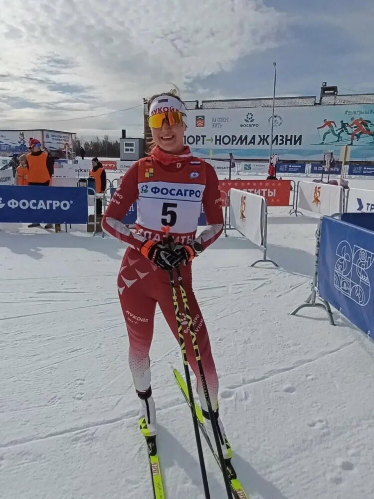 Подмосковная спортсменка завоевала золотую медаль на первенстве России по лыжным гонкам — Спорт в Москве