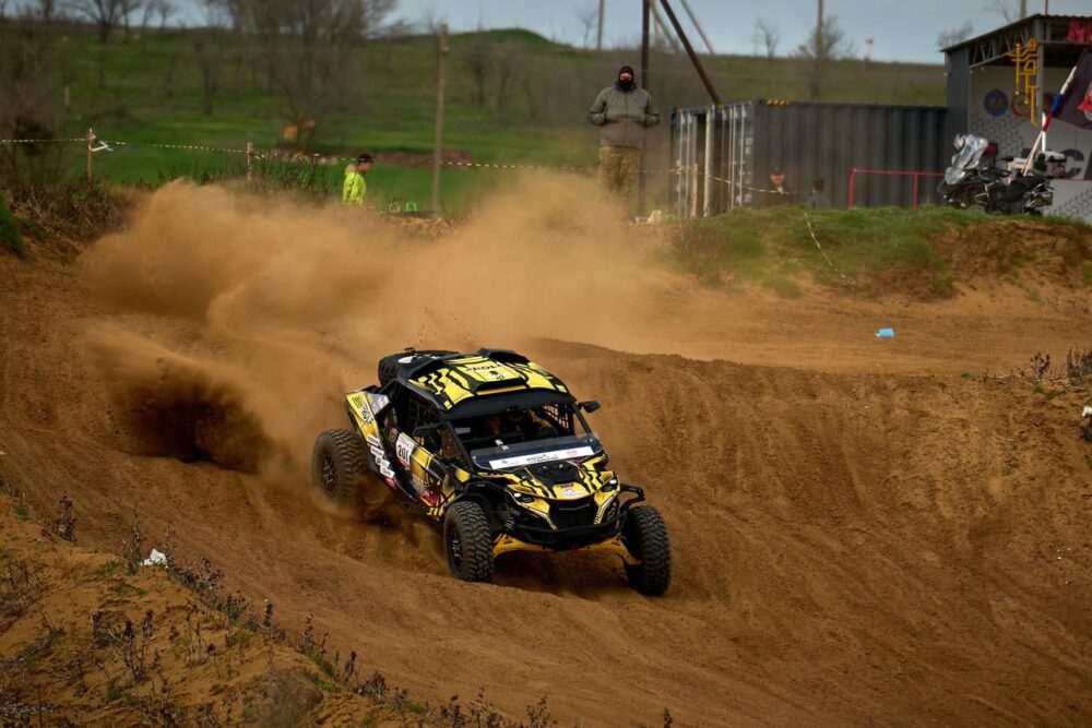 Максим Дейкин и Кирилл Изотов выиграли первый этап Кубка России по ралли-рейдам — Спорт в Москве