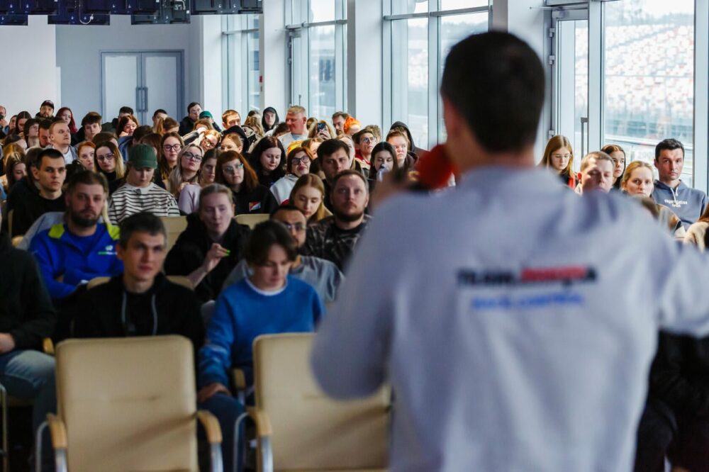 11 апреля на автодроме Moscow Raceway прошел семинара по подготовке спортивных судей — Спорт в Москве