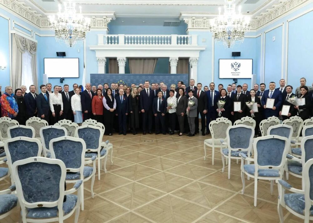 Михаил Дегтярев вручил государственные награды специалистам сферы физической культуры и спорта — Спорт в Москве