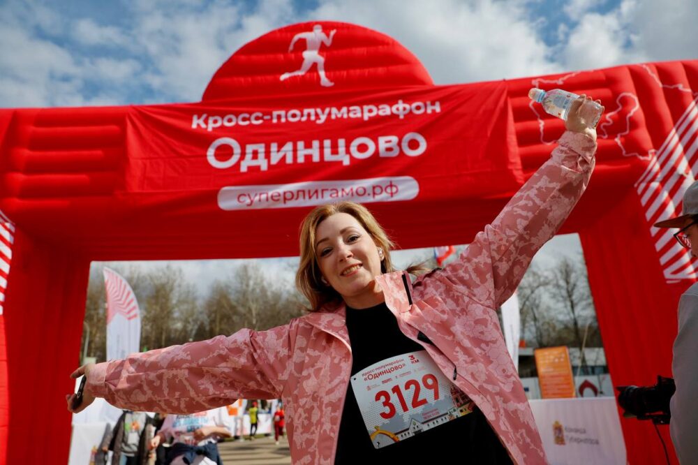 Более 1500 человек приняли участие в стартовом забеге нового сезона Суперлиги Подмосковья — Спорт в Москве