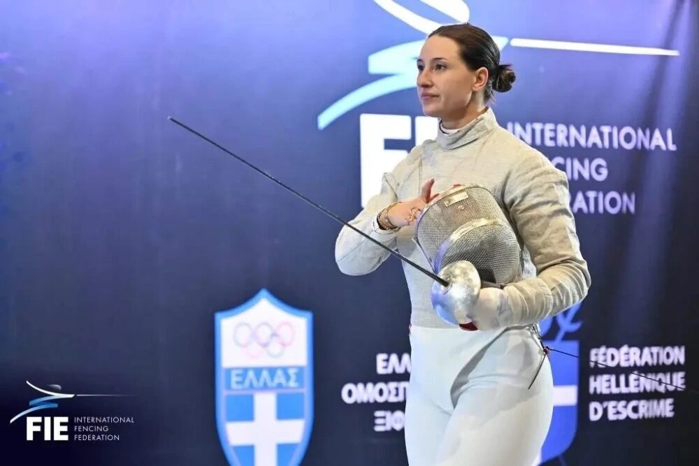 Подмосковная спортсменка завоевала серебро на этапе Кубка мира по фехтованию — Спорт в Москве