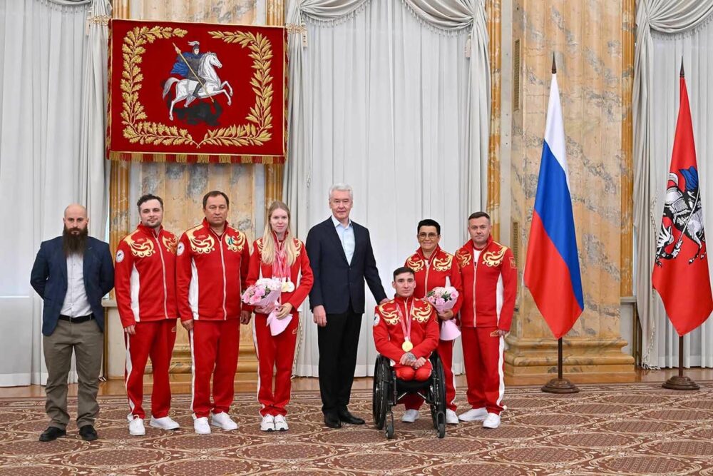 Собянин наградил москвичей — чемпионов и призеров Паралимпиады 2026 года — Спорт в Москве