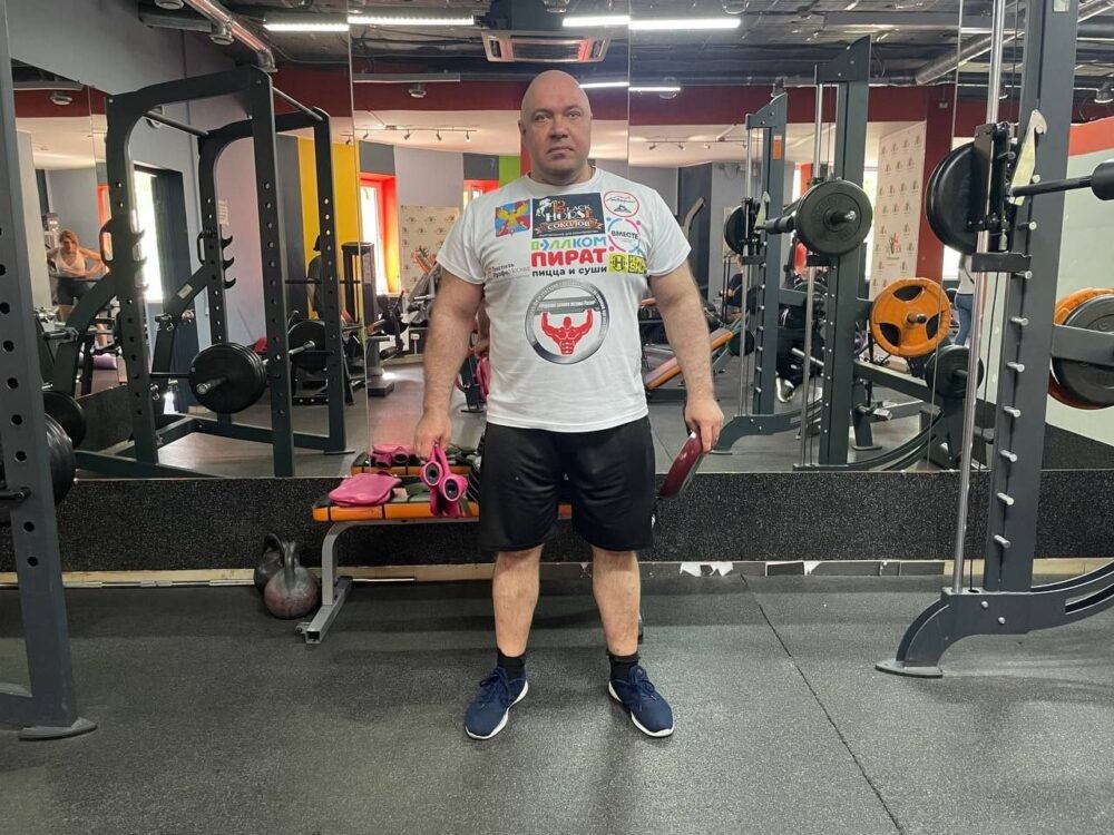 «Русский Халк» Сергей Агаджанян провёл открытую тренировку в Люберцах в рамках подготовки к мировому рекорду — Спорт в Москве